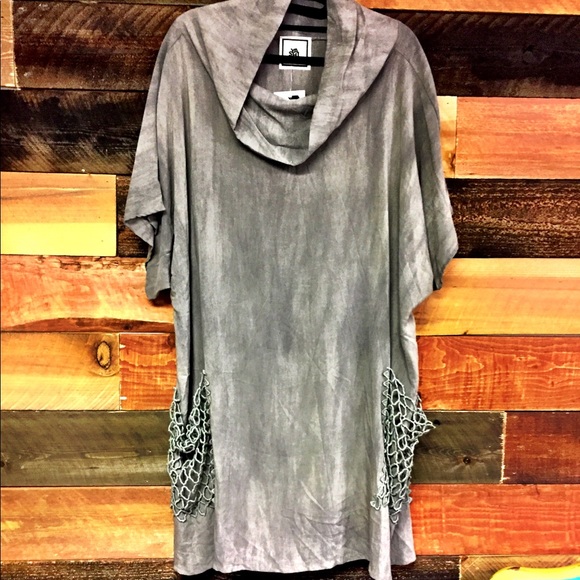 yashi Dresses & Skirts - Cowl tunic dress